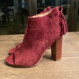 Gorgeous wine open toe suede boots